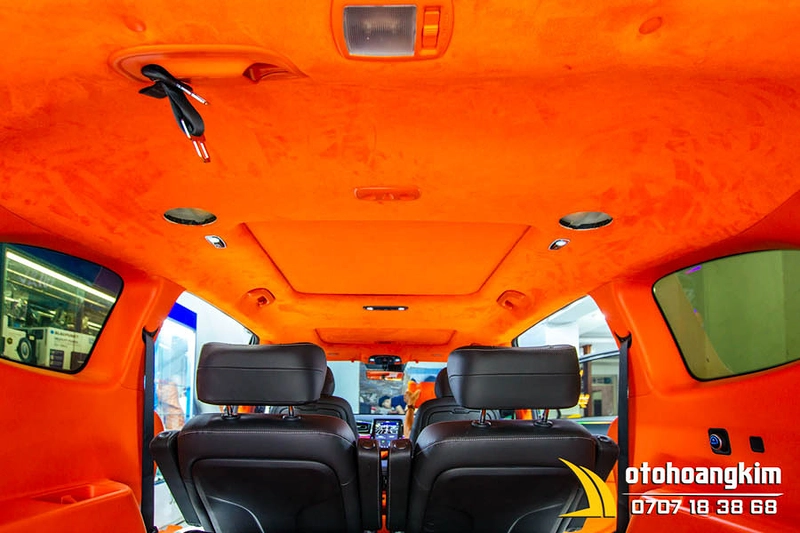 Đổi Màu Nội Thất Hyundai Custin Màu Cam