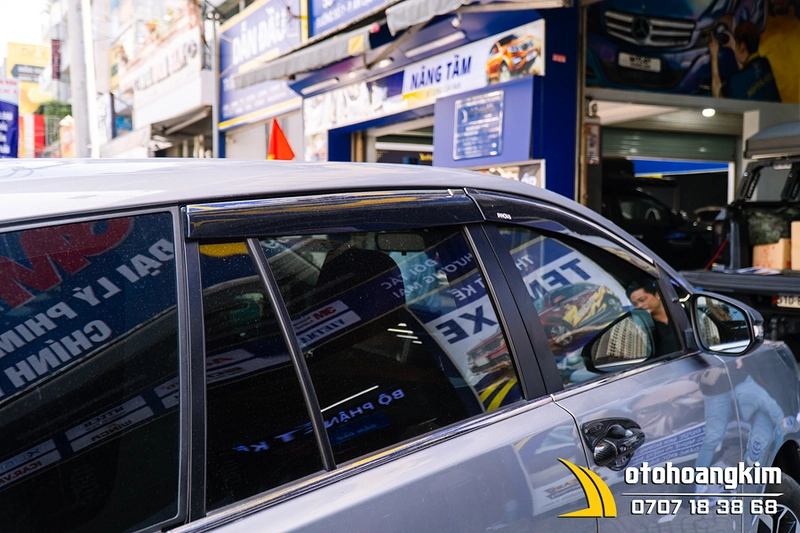 Vè Che Mưa Toyota Innova [2016 - 2022] Viền Inox