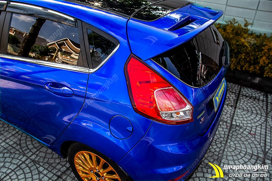 Dán đổi màu Candy xanh Ford Fiesta - Ảnh 2