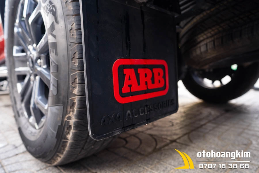 Chắn Bùn Cho Ford Ranger Chữ ARB Đỏ Chữ 4X4 ACCESSORIES Đen - Ảnh 2