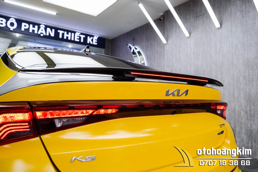 Đuôi Cá Cacbon Điện Thông Dụng Kia K5 - Ảnh 1