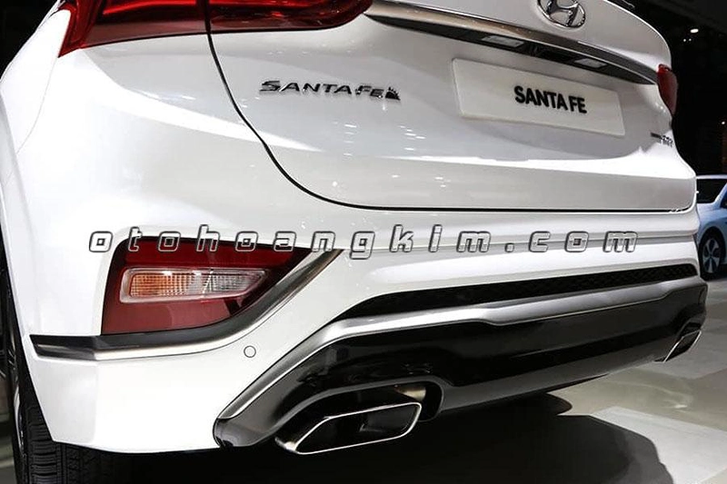 Lip pô thật Hyundai Santafe 2019