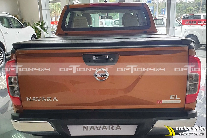 Nắp Thùng 3 Khúc Nissan Navara Hiệu Option 4x4