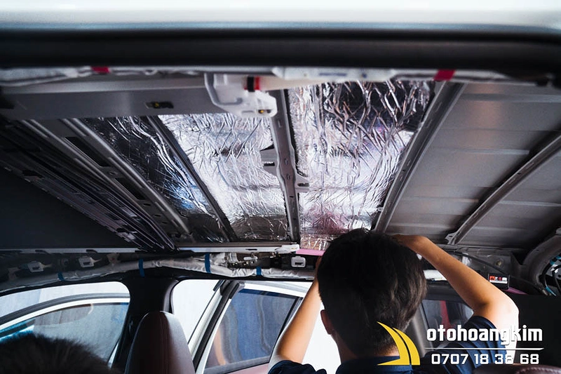 Cách âm mốt trần ô tô