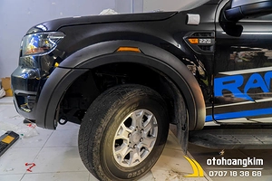 Ốp cua lốp Ford Ranger 2017 bản lớn kiểu led không lỗ cảm biến