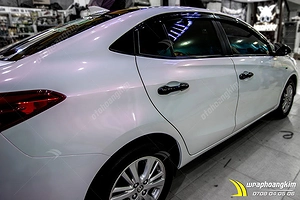Dán đổi màu Candy trắng Toyota Vios