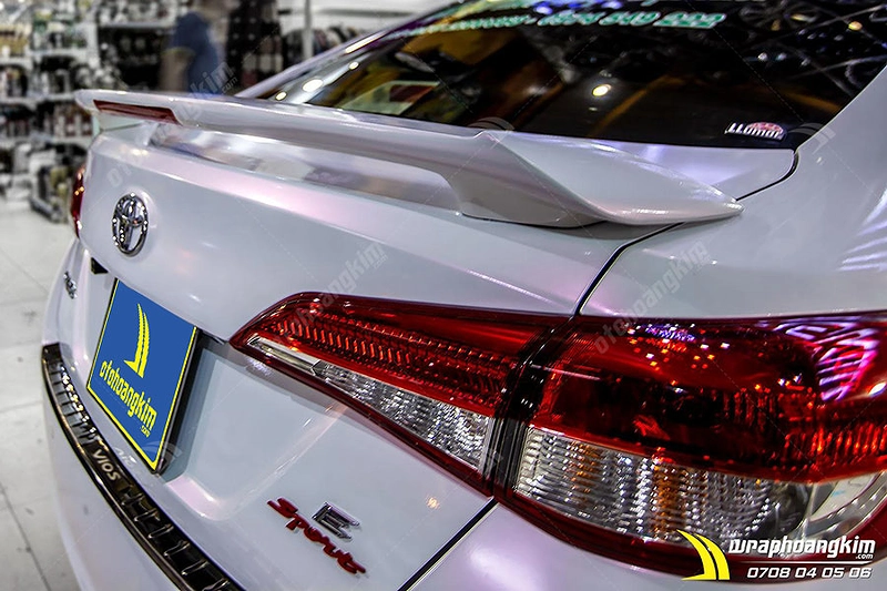 Dán đổi màu Candy trắng Toyota Vios