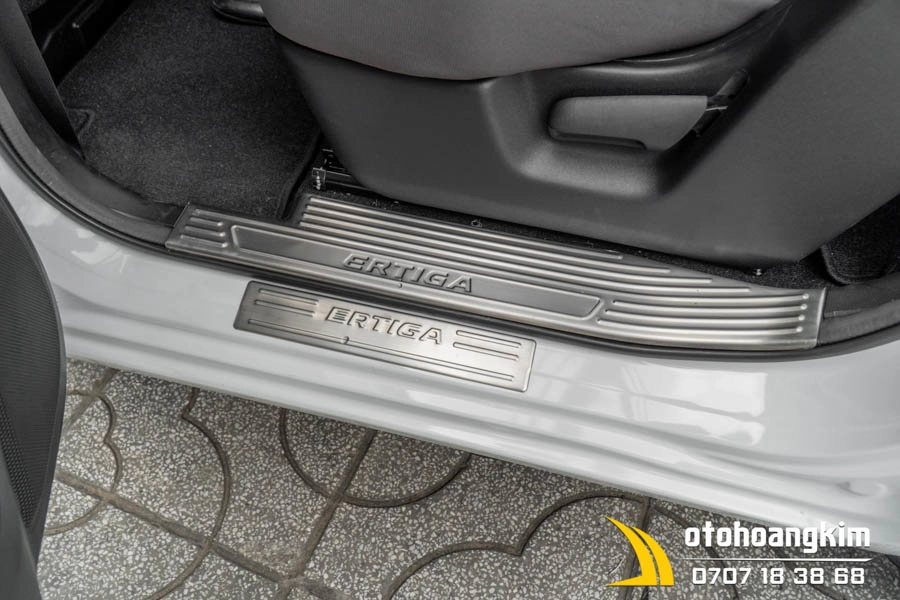 Nẹp Bước Chân Ngoài Suzuki Ertiga Inox [2019-2020] - Ảnh 1