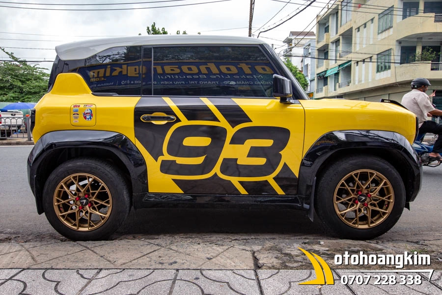 Tem xe Vinfast VF3 - Tem phong cách thể thao số 93 màu đen - Ảnh 9