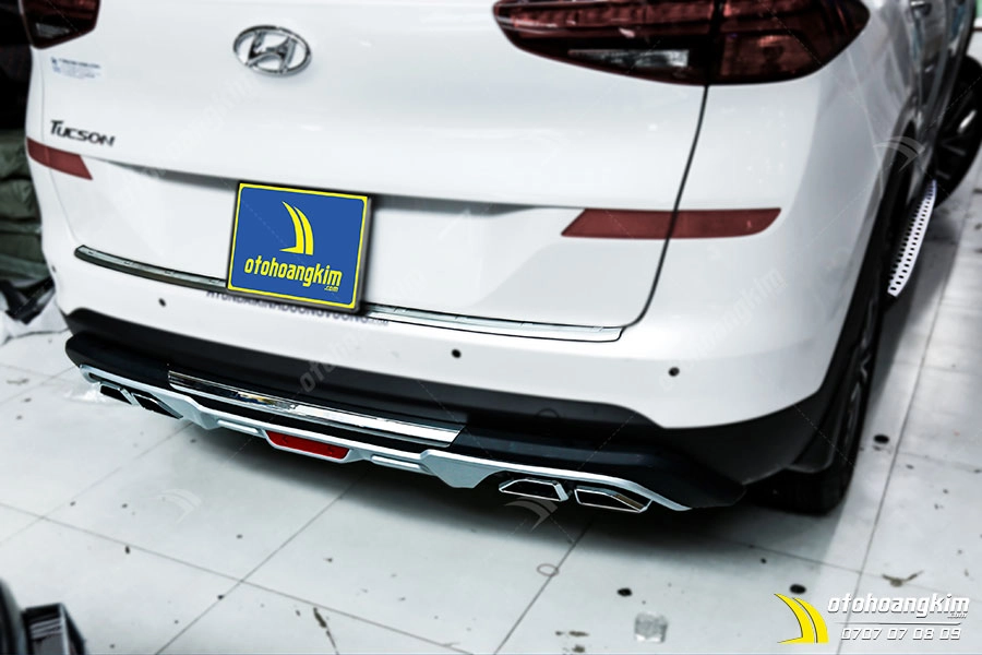 Lip chia pô Hyundai Tucson - Ảnh 2