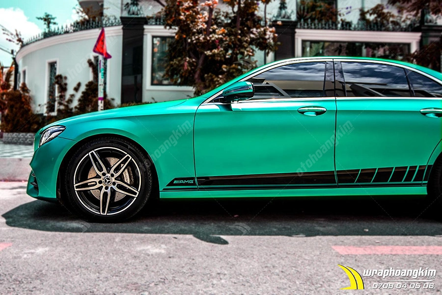 Dán đổi màu mờ xanh ngọc ánh kim Mercedes E 300 - Ảnh 4
