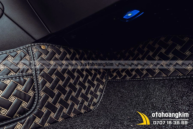 Thảm Sàn Mercedes GLC 200 Loại 5D Màu Đen Chỉ Vàng