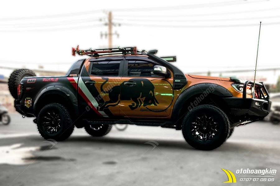 Ốp Cua Lốp Ford Ranger Loại Đinh Hõm - Ảnh 2