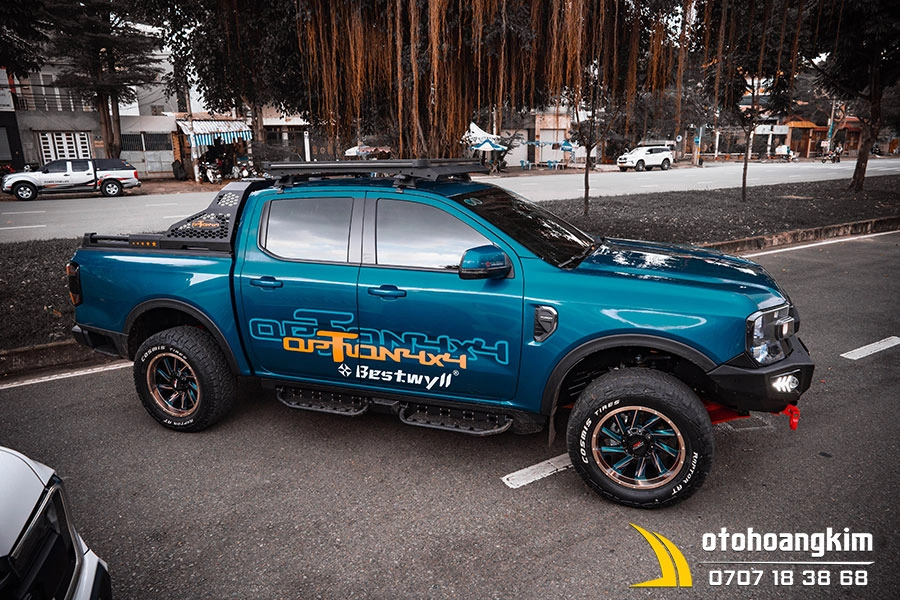 Giá Nóc Kết Hợp Đèn Led Bar Ford Ranger 2023 Hiệu Option4x4 - Ảnh 1
