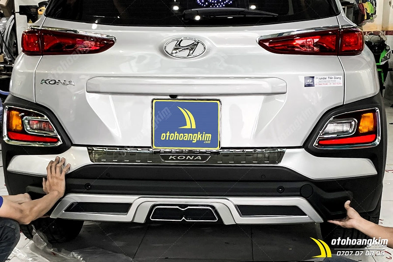 Viền Đèn Gầm Sau Xe Hyundai Kona