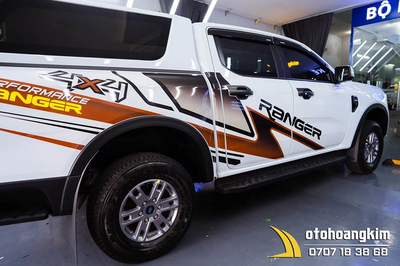 Tem Thiết Kế Cho Xe Ford RangeR 2022