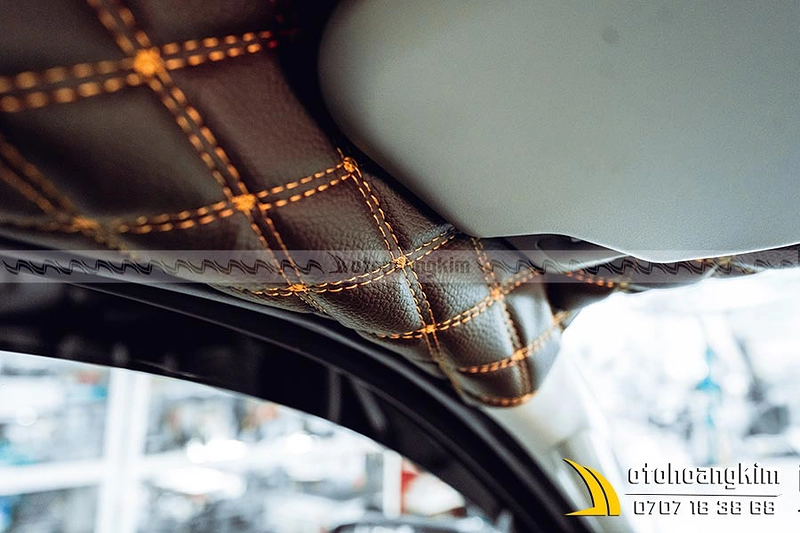 Bọc Trần Ford Ranger 2023 Mẫu 5D Màu Đen Chỉ Vàng