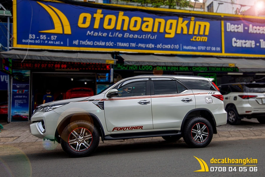 Tem Xe Toyota Fortuner - TFO126 - Ảnh 1