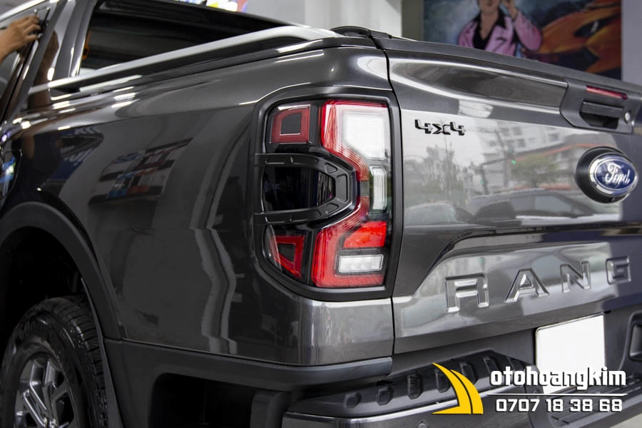 Viền Đèn Sau Ford Ranger WT/RT/XLT 2022+ Đen - Ảnh 4