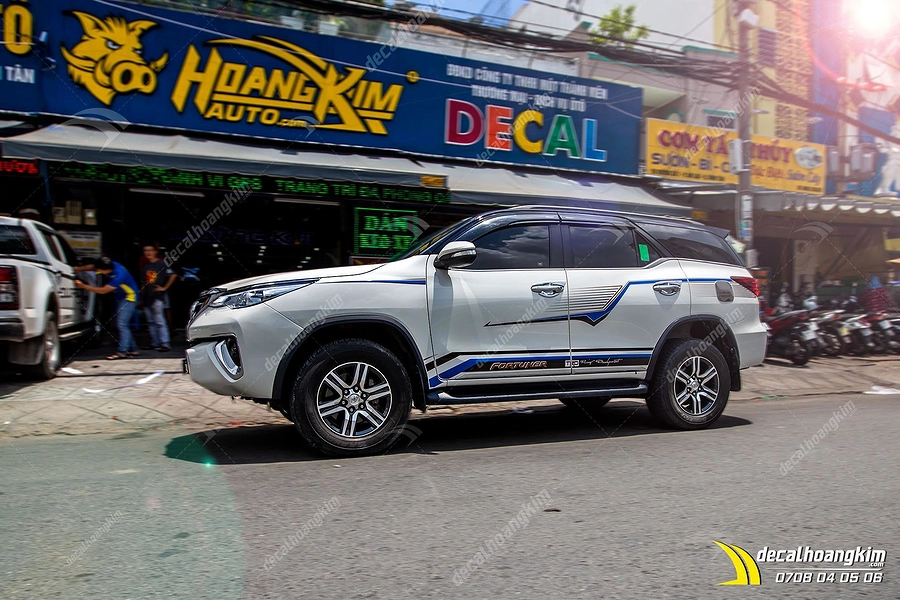 Tem Xe Toyota Fortuner - TFO096 - Ảnh 1