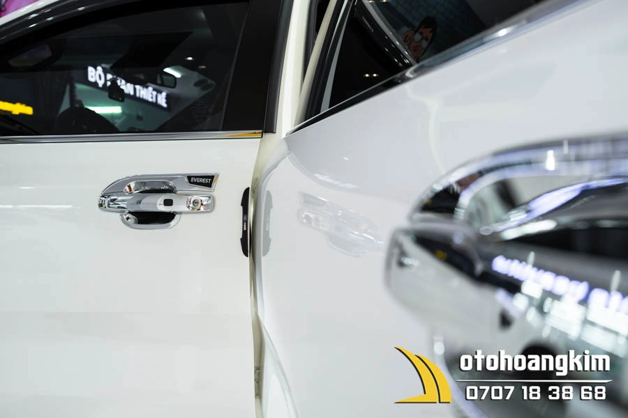 Chén Cửa Ford Everest 2022 Xi - Ảnh 2