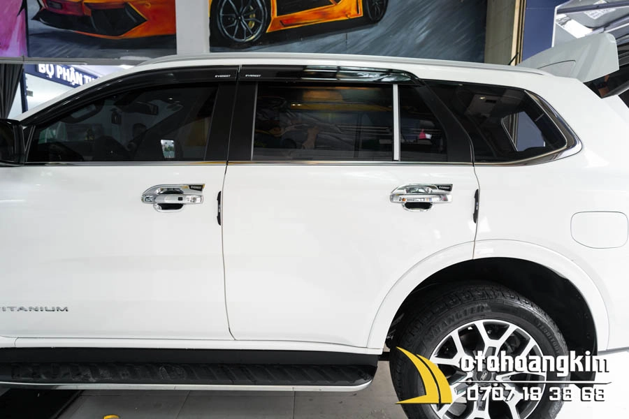 Chén Cửa Ford Everest 2022 Xi - Ảnh 1