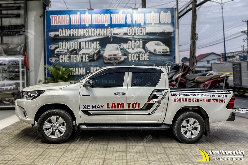 Tem Xe Toyota Hilux - THI015