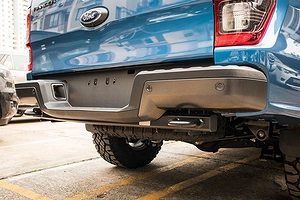 Cản sau Ranger theo xe