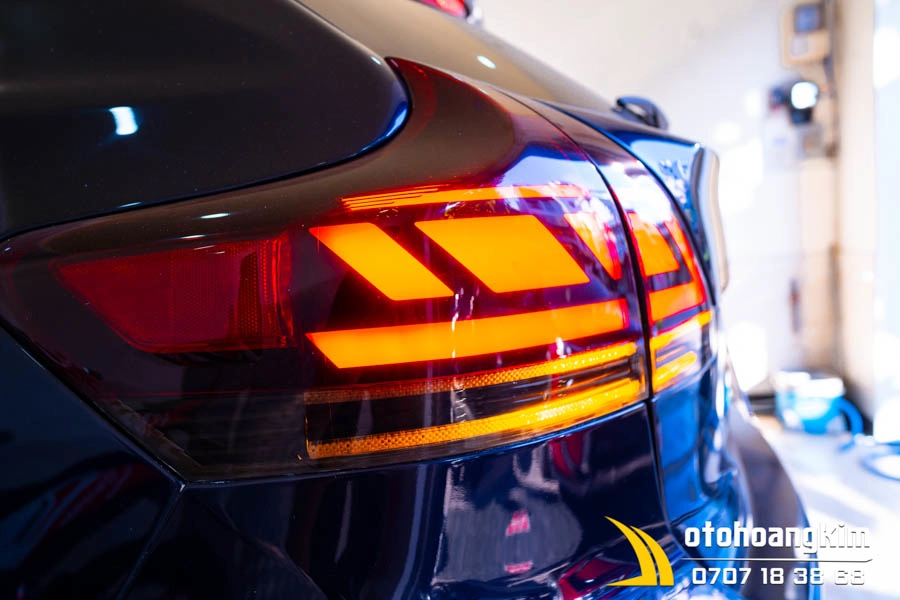 Độ Đèn Hậu Toyota Venza - Ảnh 4