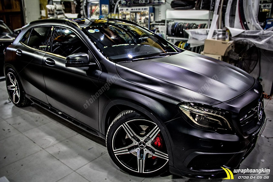Dán đổi màu đen mờ Mercedes GLA 45 - Ảnh 1