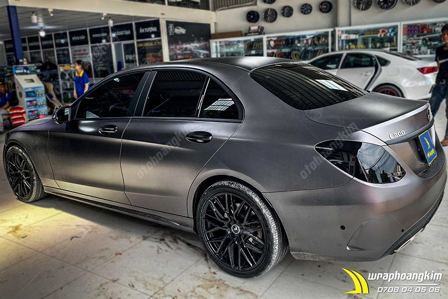 Dán đổi màu xám mờ Mercedes C 300 - Ảnh 2