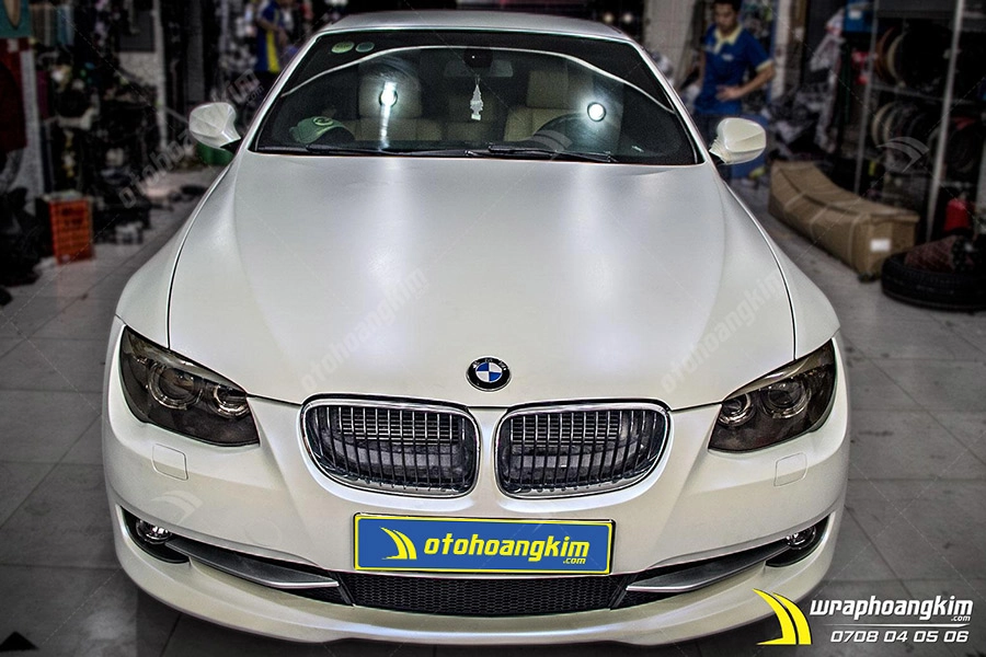 Dán đổi màu trắng mờ Bmw 320i - Ảnh 2