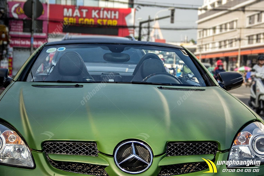 Dán đổi màu mờ xanh quân đội Mercedes SLK - Ảnh 2