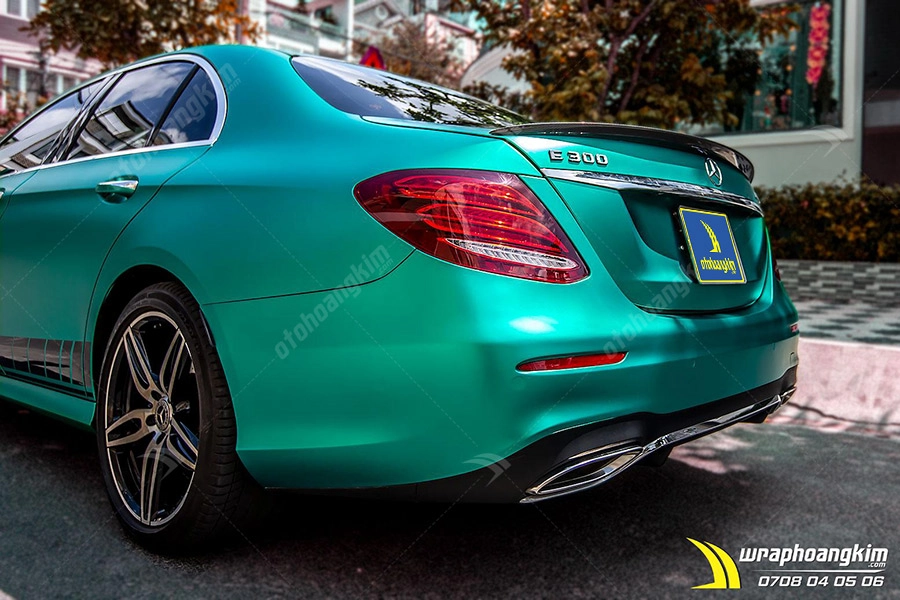 Dán đổi màu mờ xanh ngọc ánh kim Mercedes E 300 - Ảnh 3