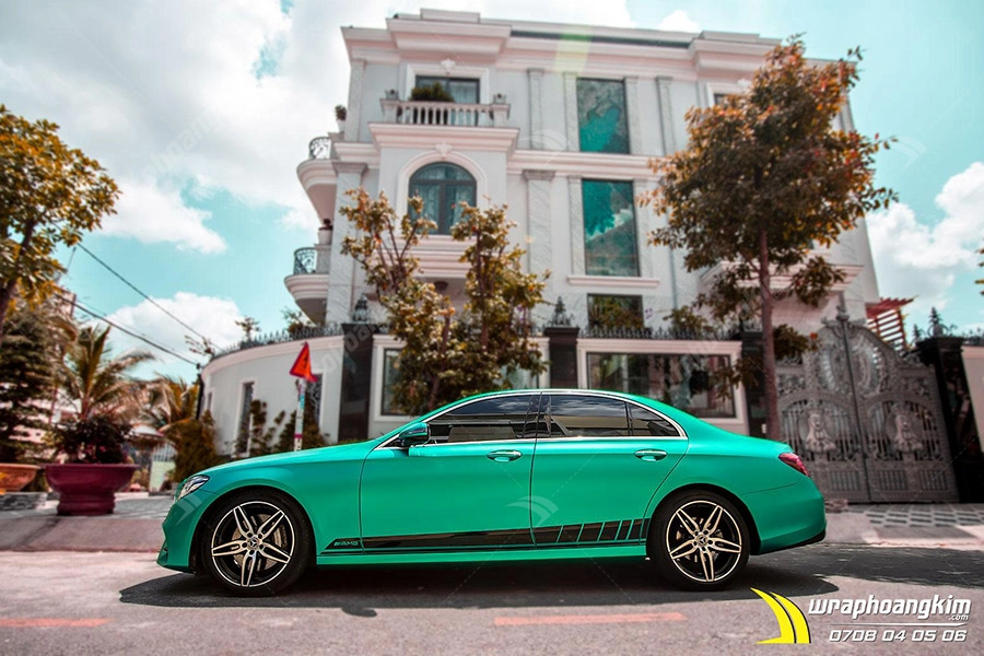 Dán đổi màu mờ xanh ngọc ánh kim Mercedes E 300 - Ảnh 1