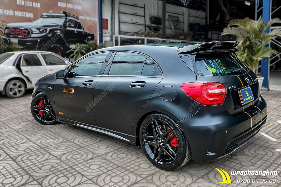 Dán đổi màu đen mờ Mercedes AMG A45 - Ảnh 4