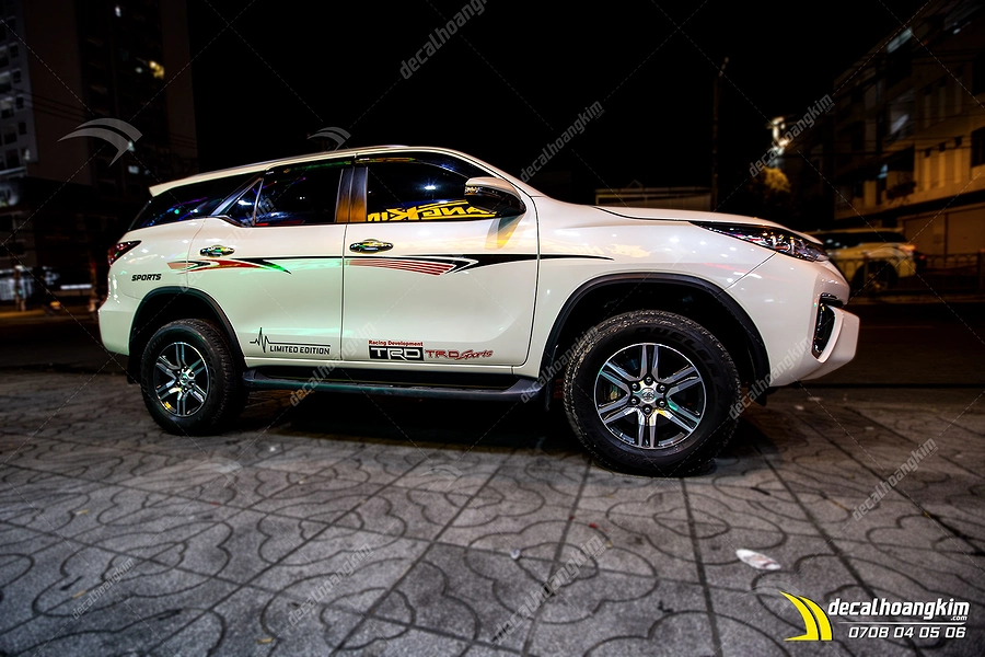 Tem Xe Toyota Fortuner - TFO092 - Ảnh 1