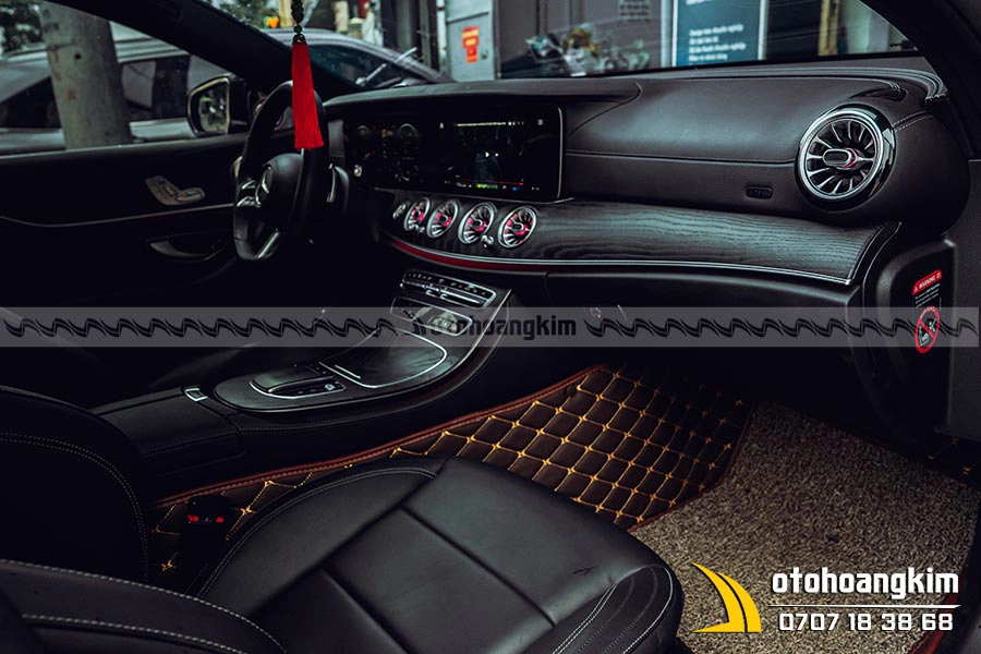 Độ Loa Mercedes E 300 Có Đèn Led - Ảnh 2