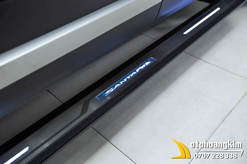 Bậc lên xuống điện Santafe 2024 mẫu mặt gương có led  AKM
