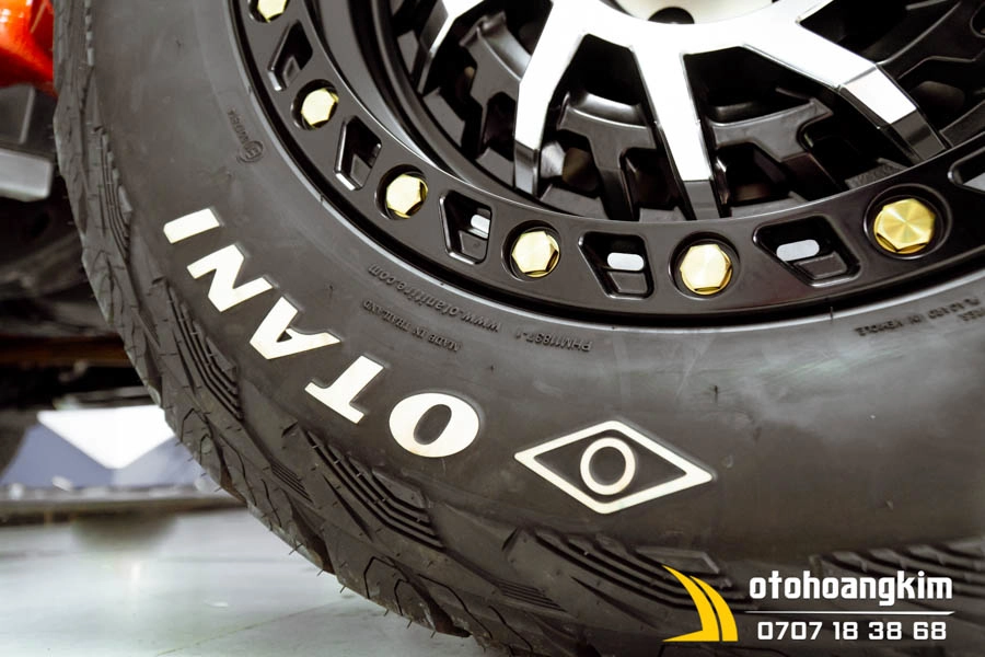 Mâm ô tô Ford Ranger Wildtrak 2023 đinh ốc - Ảnh 2