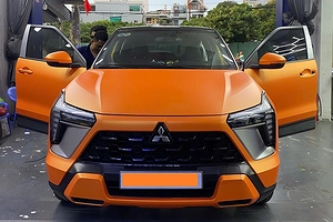 Wrap đổi màu cam lì cho xe Mitsubishi Xforce