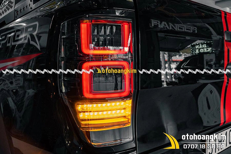 Độ đèn hậu Ford Ranger