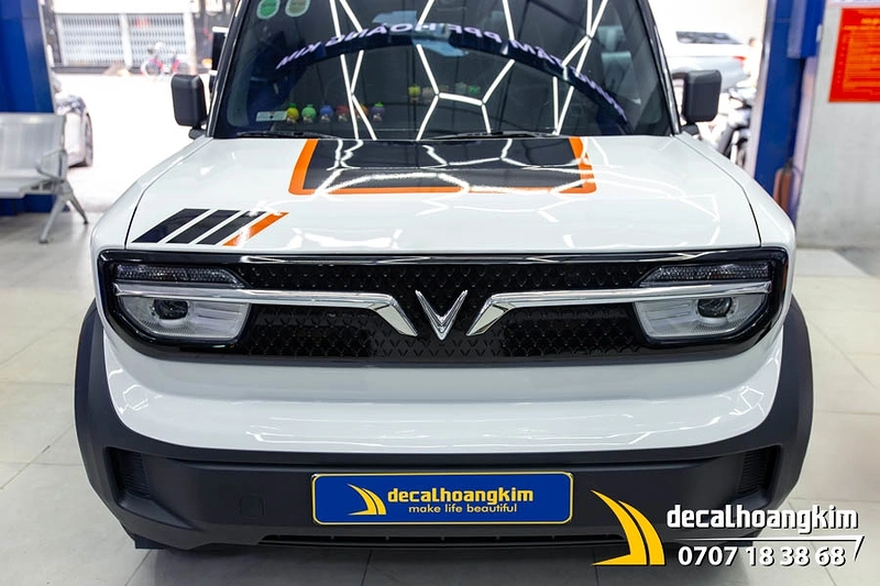 Tem xe Vinfast VF3 - Mẫu phối màu trắng - đen thể thao