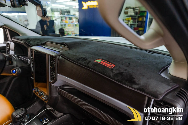 Thảm taplo Ford Ranger 2022+ (XLS/XLT)