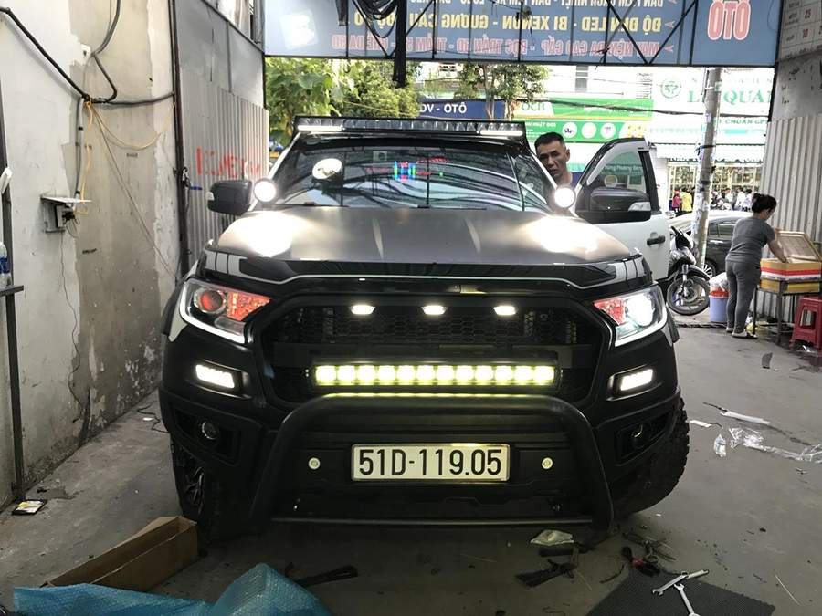 ĐỘ ĐÈN LED CHẠY Ford Ranger - Ảnh 1