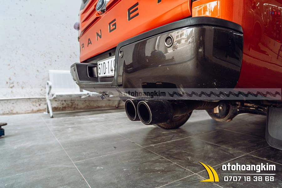 Độ pô Ford Ranger  Akrapovic - Ảnh 1