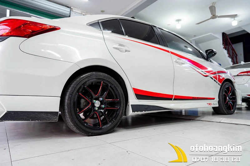 Mâm ô tô Toyota Vios 2017 viền đỏ