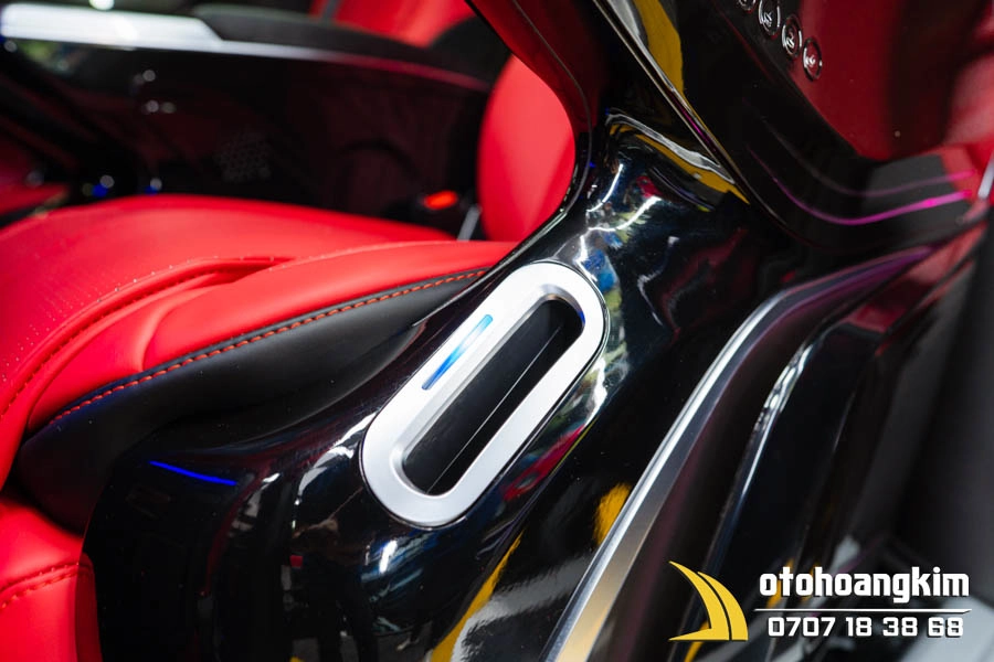 Độ ghế vip Limousine thế hệ mới có màn cảm ứng cho xe Kia Carnival - Ảnh 4