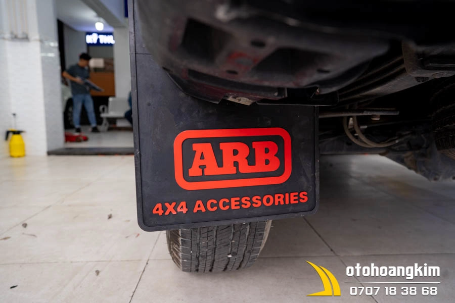 Chắn Bùn Cho Ford Ranger ARB Chữ Đỏ - 4X4 Accessories Đỏ - Ảnh 1