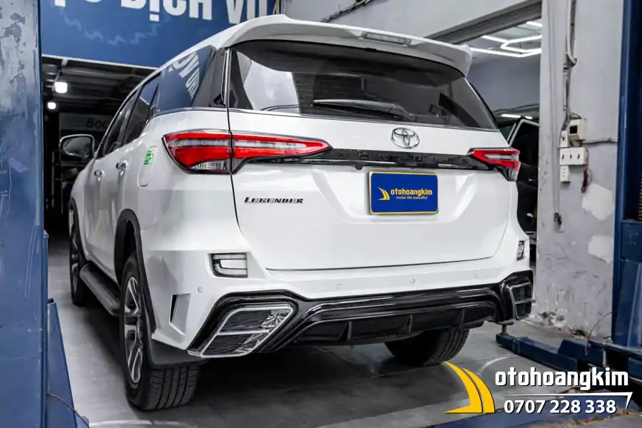 Cản sau Body Fortuner 2017 Lexus 570 Sport Mẫu 2 - Ảnh 1